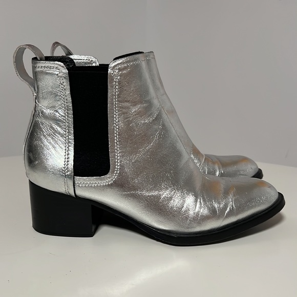 Excellent Rag & Bone Silver Leather Ankle Booties - Picture 9 of 14